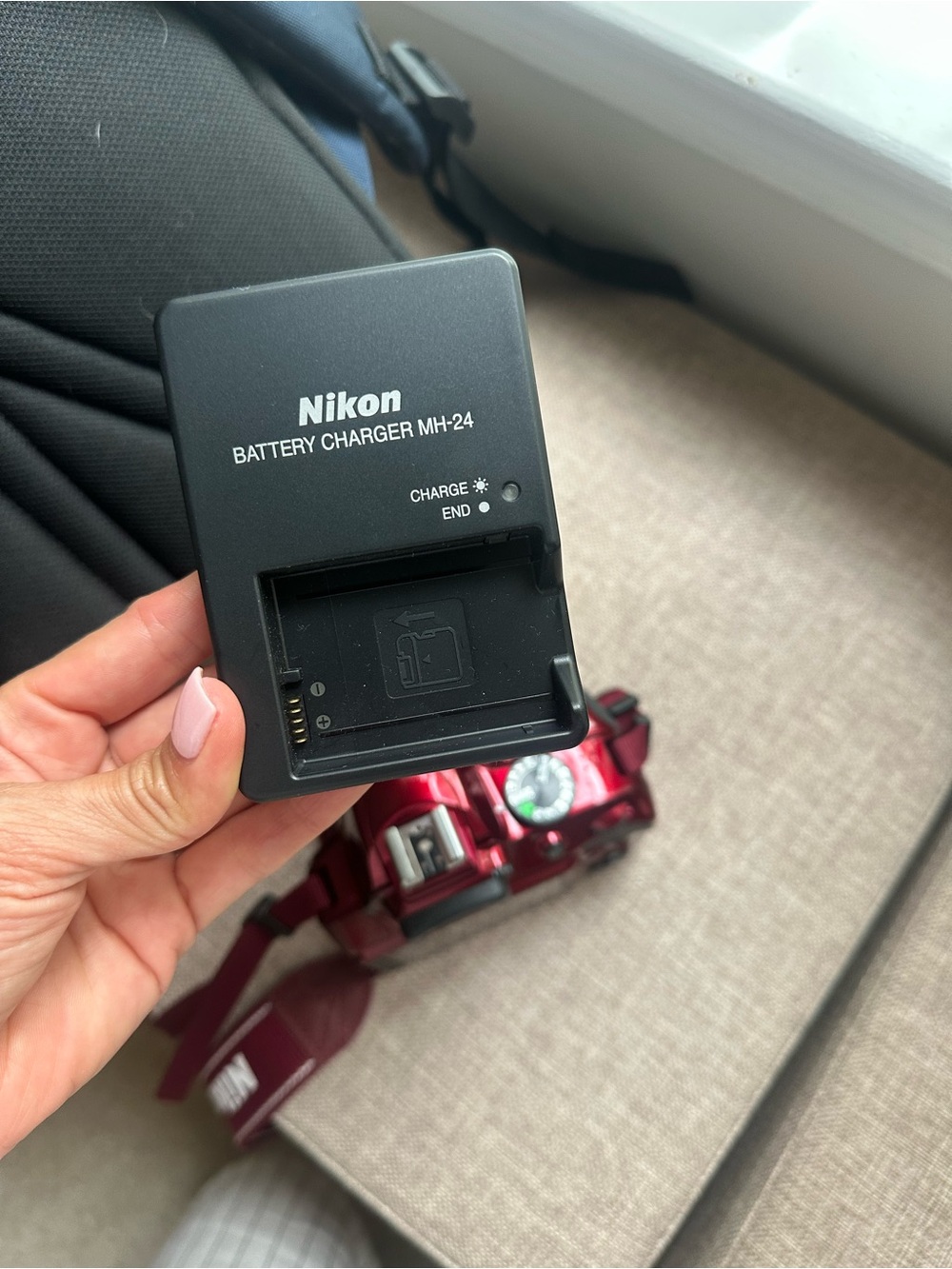 Nikon D3400 DSLR Camera with 18-55mm and 70-300mm Lenses & photographer backpack - Picture 15 of 15